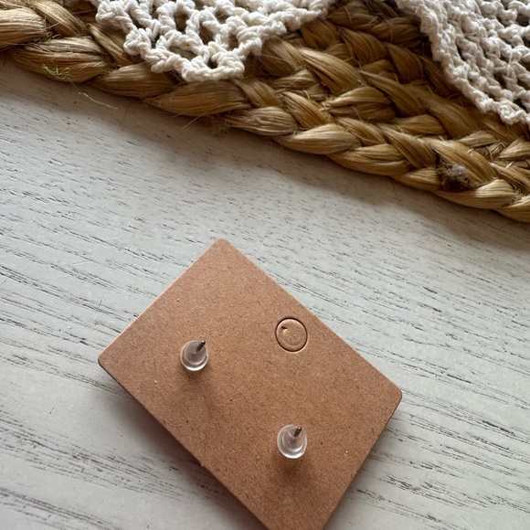 FASHION EARRING ROPE G DESIGN STUDS - Picture 3 of 4